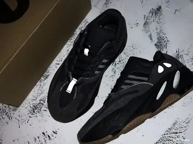 hype Adidas Utility FV5304 700 Black Yeezy Boost 0612